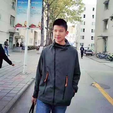 Ivan Dong
